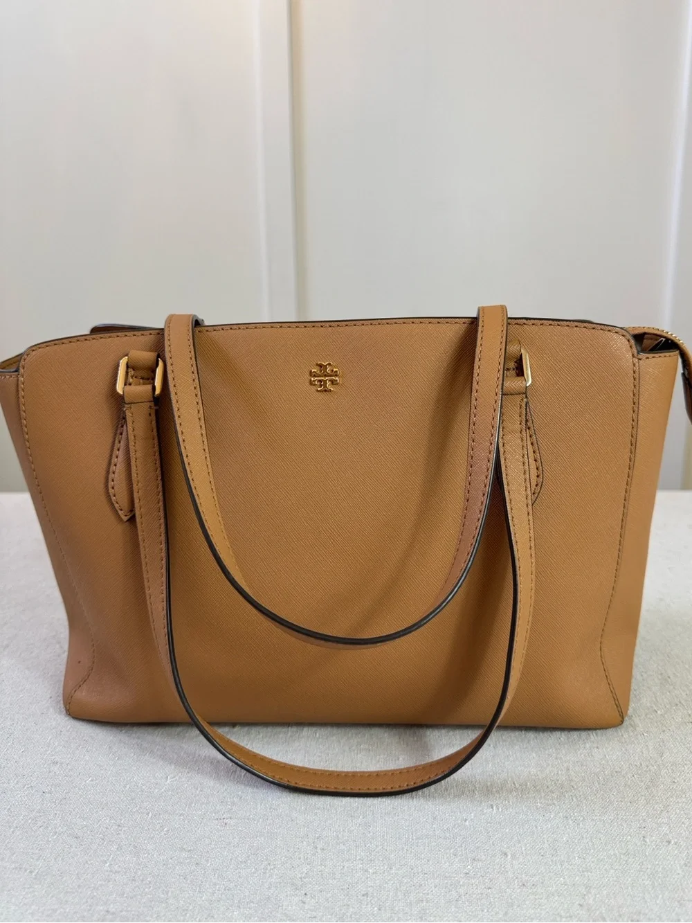 Tory Burch Emerson Tan Leather Tote Structured Design